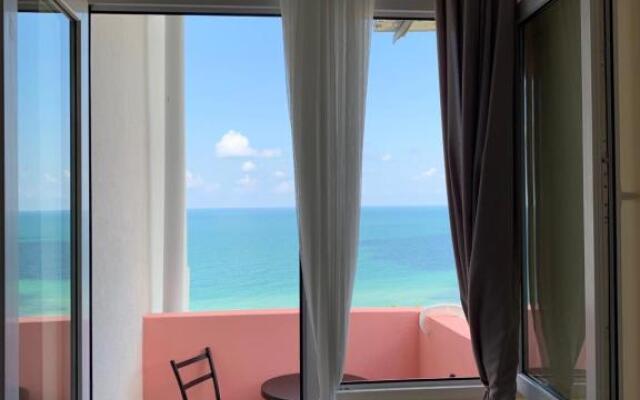 Queen Tamara Apartments