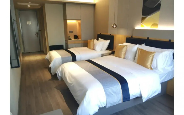 Homeinn Selected Hotel (Changsha Xindaxin Wu Yi Square Subway Station)