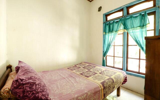 Homestay Mbah Parni By Zuzu