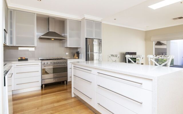 Inner Western Suburbs Retreat