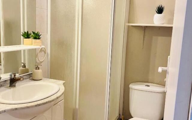 Joli cozy studio vue mer