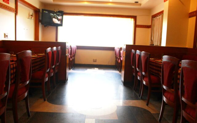 Hotel The Samrat