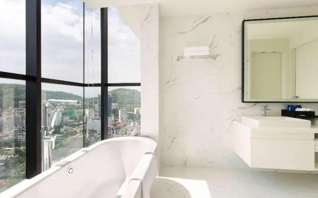 Hotel Sol Halong Trademark Collection by Wyndham