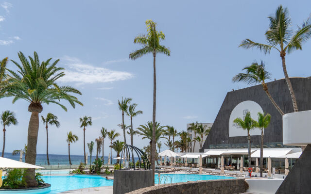 Plus Fariones Suite Hotel