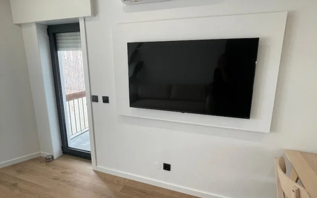 Downtown Premium With Balcony by Vacationy