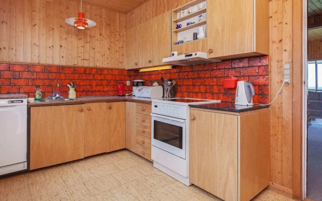 6 Person Holiday Home in Hundested