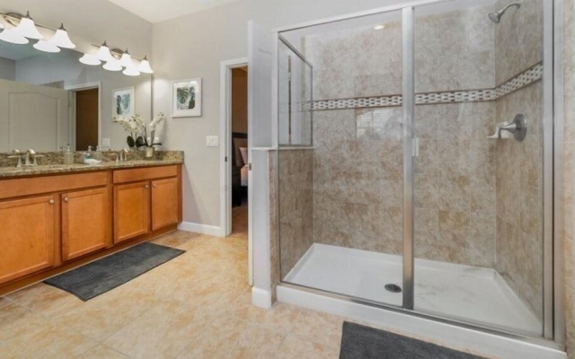 8BR Pool Home In ChampionsGate