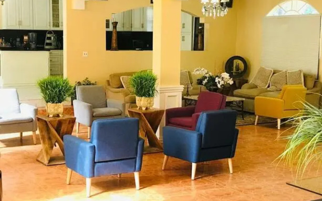 Hidden Palace Guest House And Resort