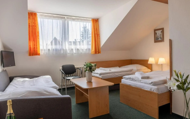 Hotel Kanarek