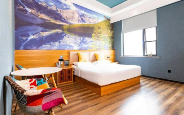 Square Circle Hotel（ ZhangHang Road store）