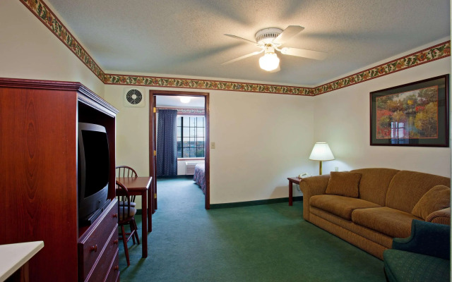 Country Inn & Suites by Radisson, Elk River, MN