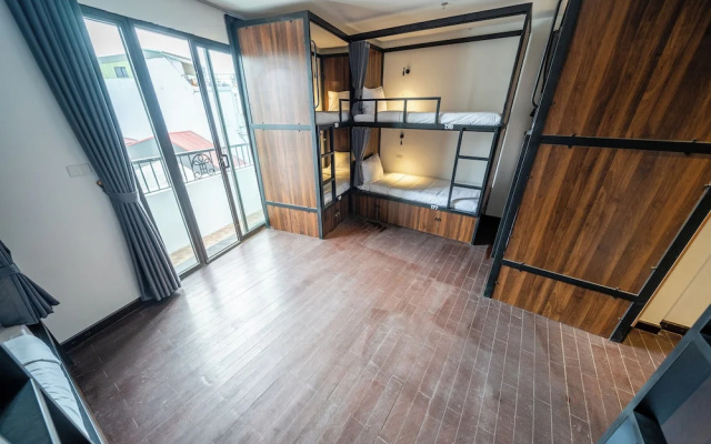 Mad Monkey Hanoi - Hostel
