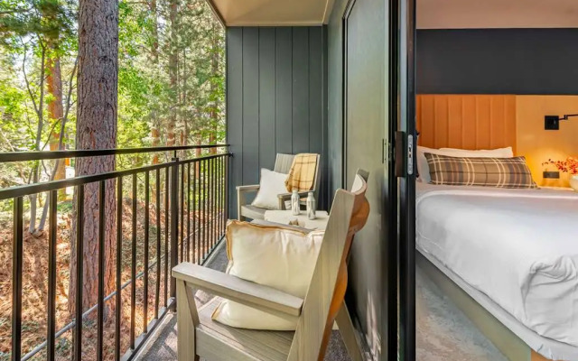 The Incline Lodge