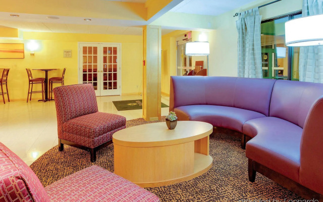 La Quinta Inn by Wyndham Waldorf