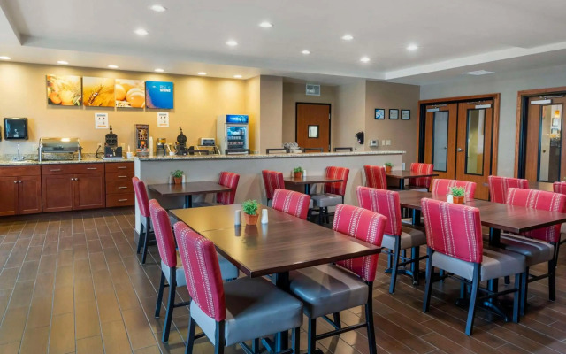 Comfort Suites Redding - Shasta Lake