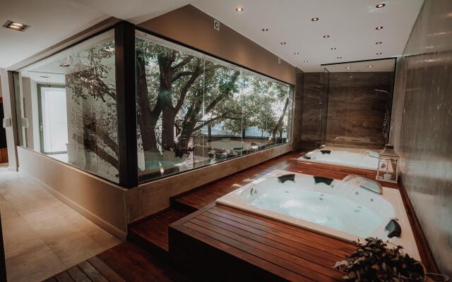 La Urumpta Hotel, AKEN MIND