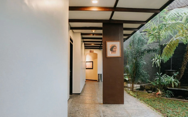 Tuwuh Hotel at Kayutangan