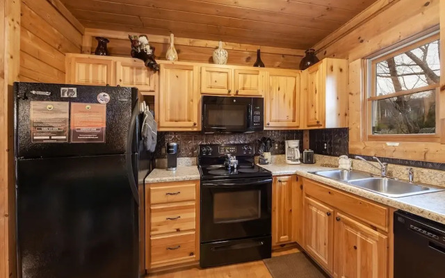 Something Extra 2 Bedroom Cabin by RedAwning