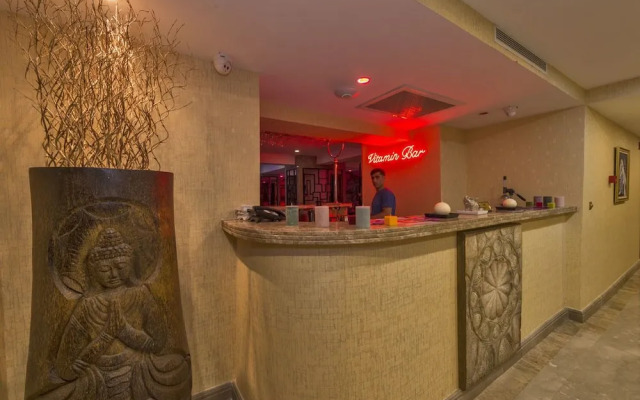 Grand Tahir Restaurant