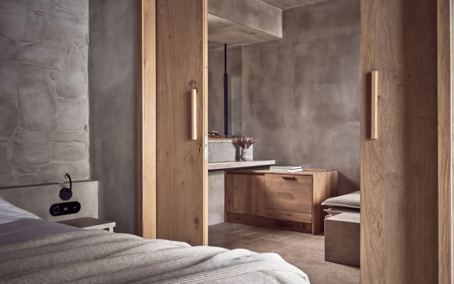 Acro Wellness Suites - Adults Only