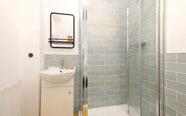 JOIVY Charming 1-Bed Ap Near Leith Links W/ Patio