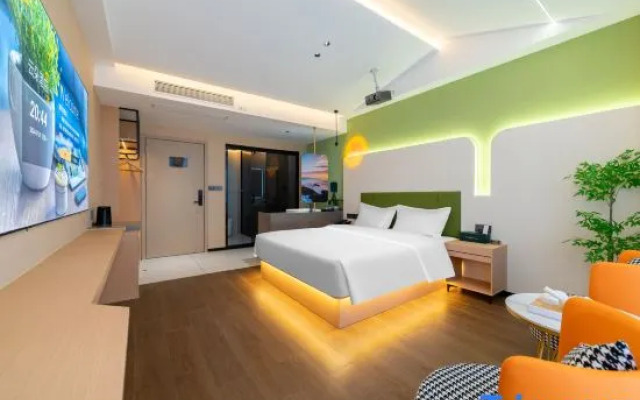 Cloud Hotel