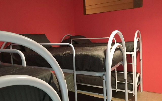 Lion University & Youth Hostel Milano