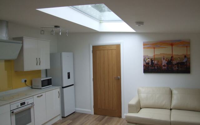 Charming Woodland Lodge 2 Person 1 Bedroom