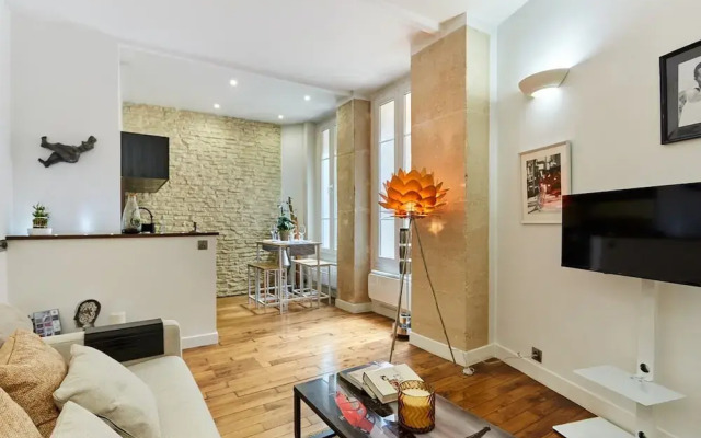 Charming 1 Bedroom Apartment Eiffel Tower
