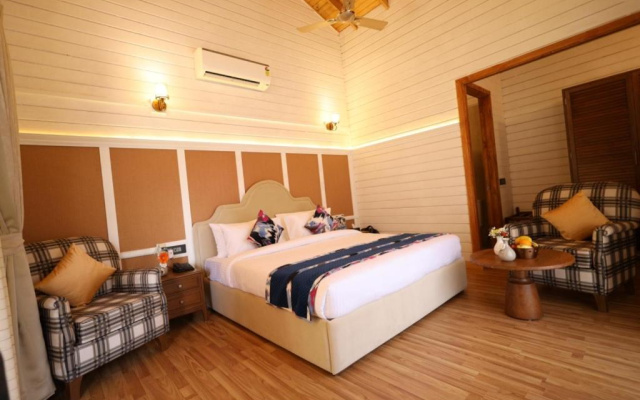Foxoso Aaristo Baga Beach Resort