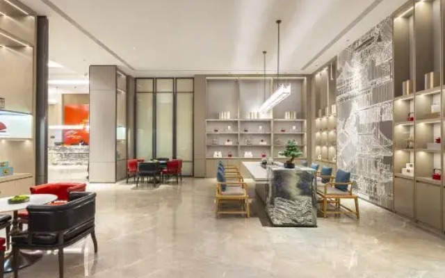 Yicheng Hotel (Luoyang Longmen High-speed Railway Station University Town)