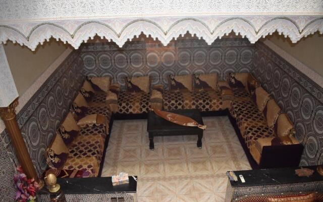 Riad Alaoui 135 with swimming pool and free parking
