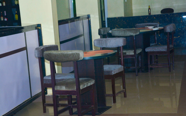 Halatria Hotel & Towers