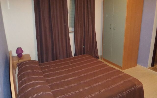 Apartments and Rooms Denis