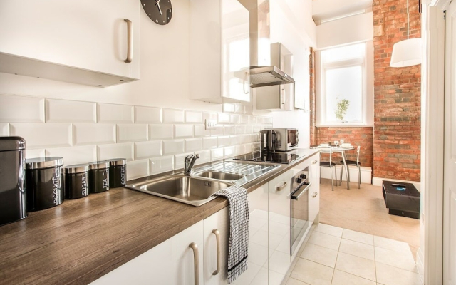 Grand 1 Bed View & Parking by Opulent