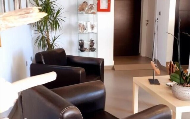 Hotel Alboran
