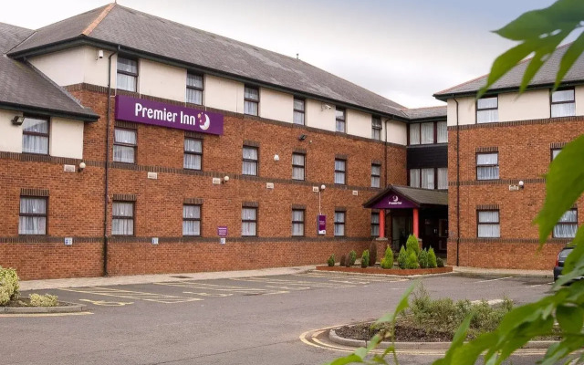 Premier Inn Livingston (M8, Jct3)
