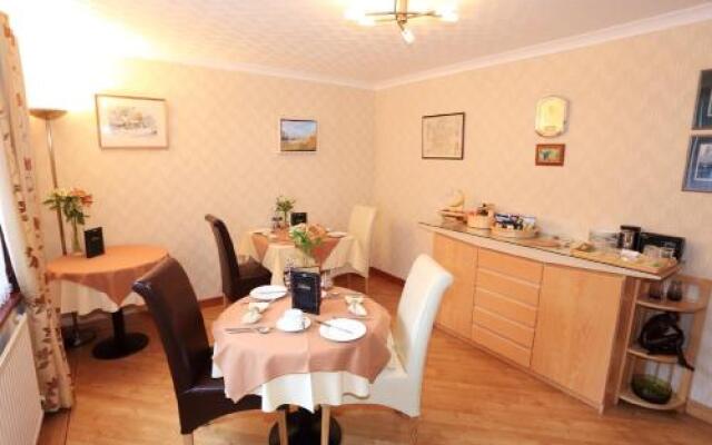 Lynver Guest House
