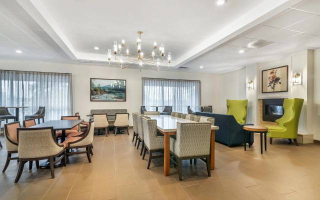 The Clocktower Hotel at Century House, an Ascend Collection Hotel