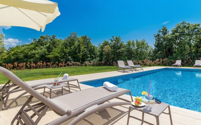 Luxurious Villa in Butkovici with Pool & Hot Tub