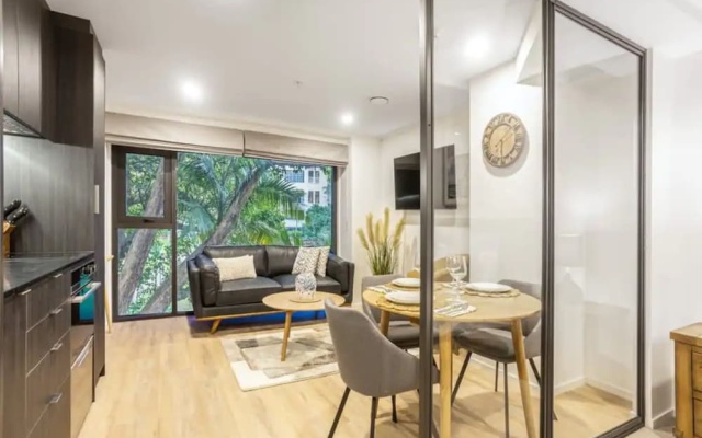 Condo in Queen St CBD w Pool and Gym Zodiak Stays – Guest Rooms – Auckland