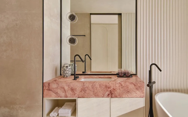 Mondrian Gold Coast