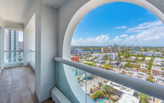 Private Residences at Conrad by Lrmb