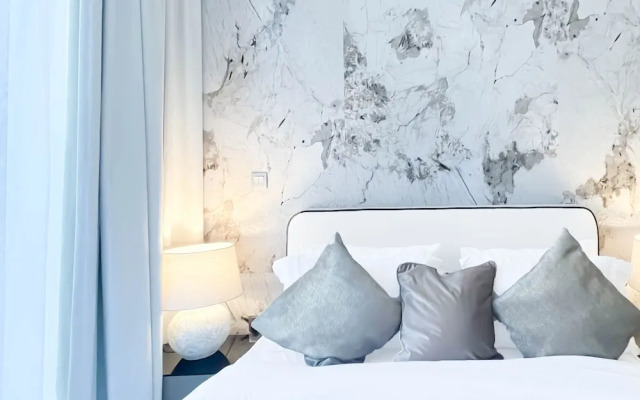 Luxury 2BR in Merano Tower Stunning City Views