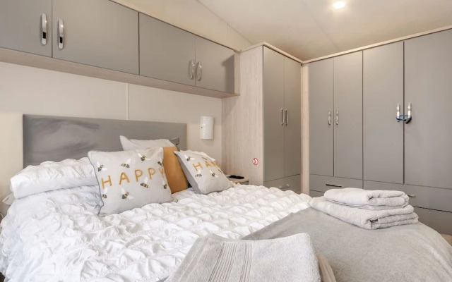 The Cotswold Holiday Lodge