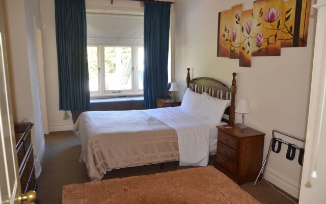 Leura House