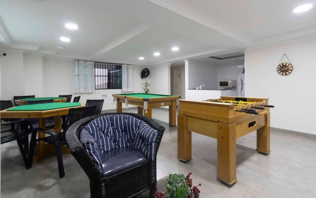 Apto com Excelente Localiza o a 50m da Praia