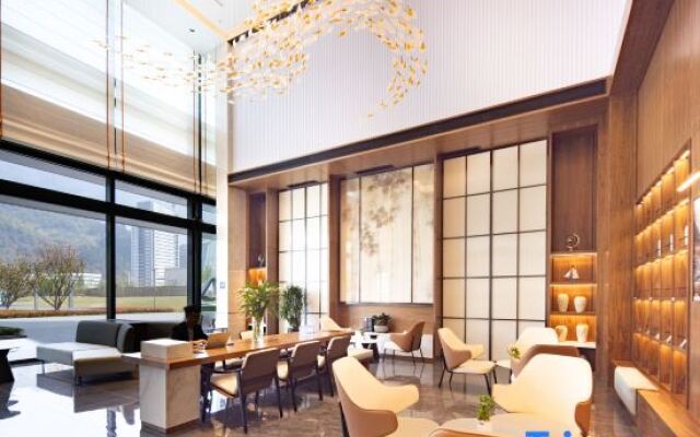 Yibin Lingang University City Convention and Exhibition Center Atour Hotel