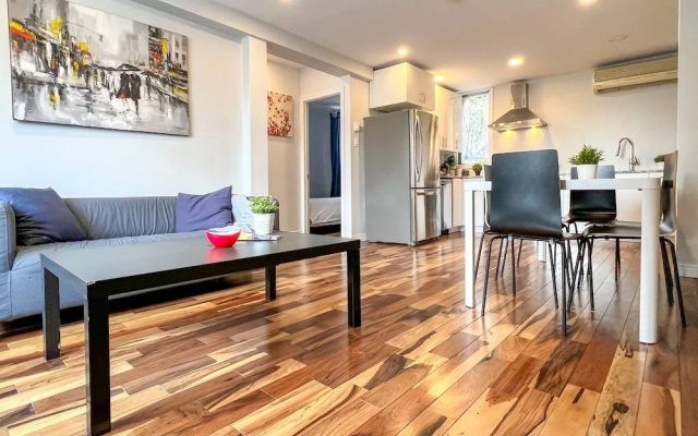 Hip Townhome With Garage Dt Mtl