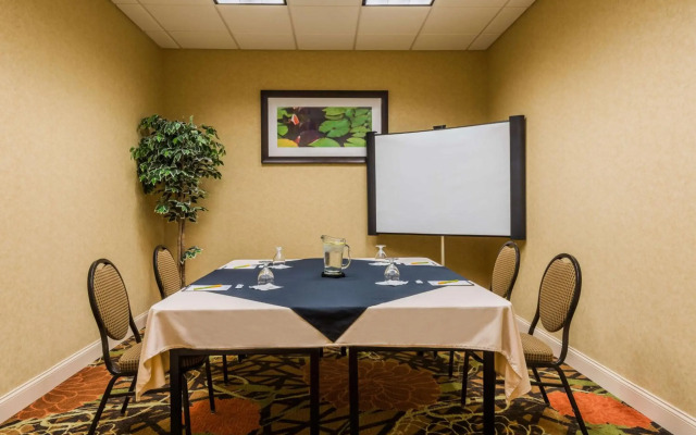 Hilton Garden Inn Buffalo Airport